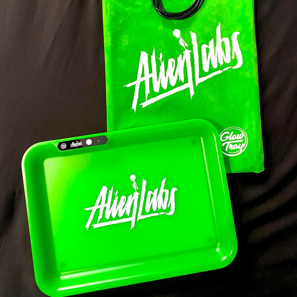 Alien Labs x Glowtray Limited Edition Rolling Tray
